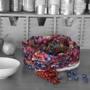 Fruitmand met Bosvruchtenprint
