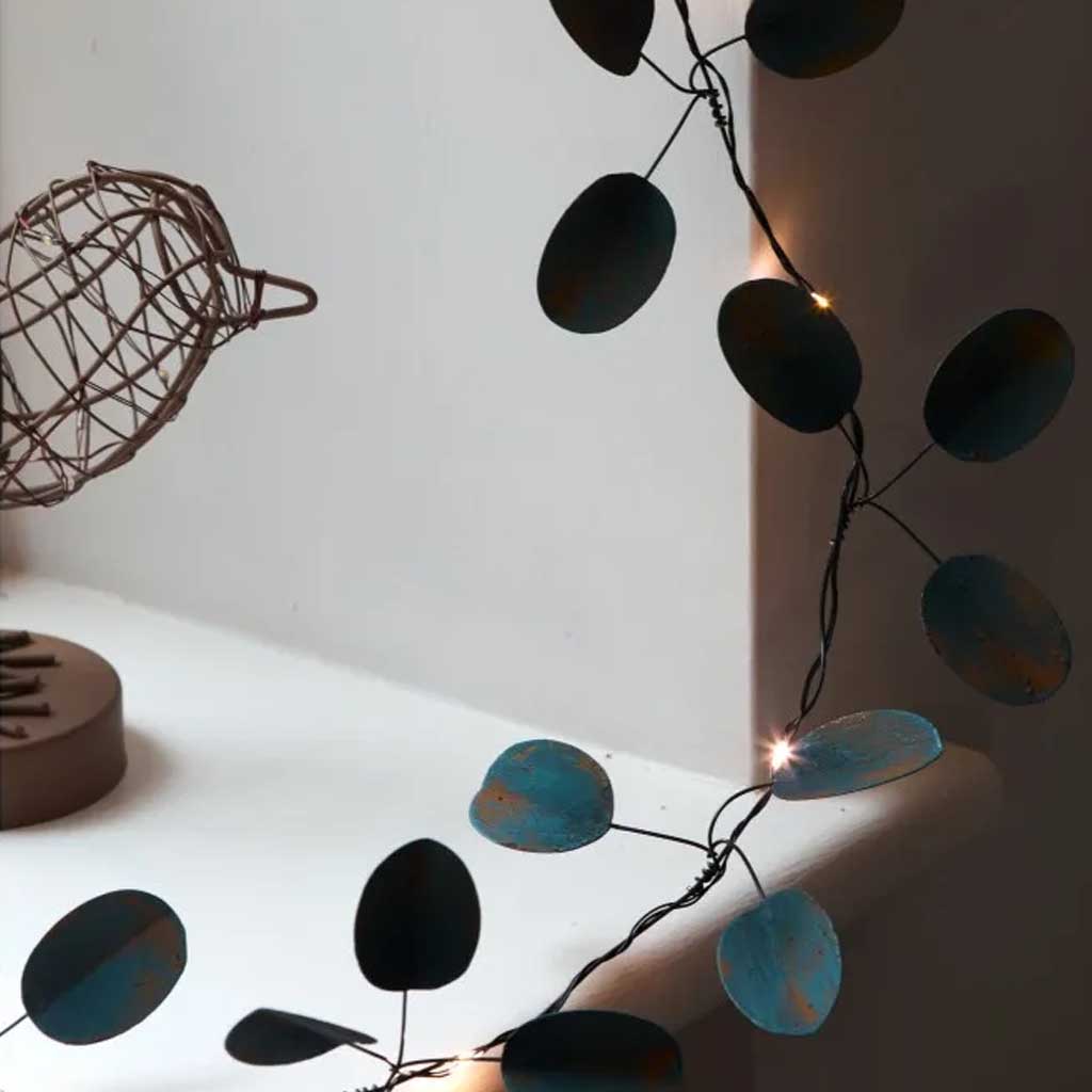 Eucalyptus lichtslinger met 20 warm witte LED lichtjes - Afbeelding 4