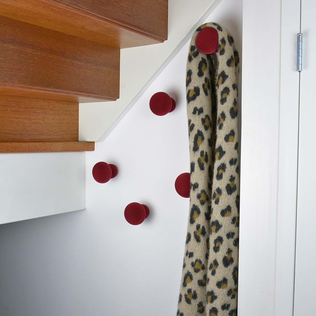 Kapstok SoftKnob Velvet Luna bordeaux rood Droog Design - Afbeelding 2